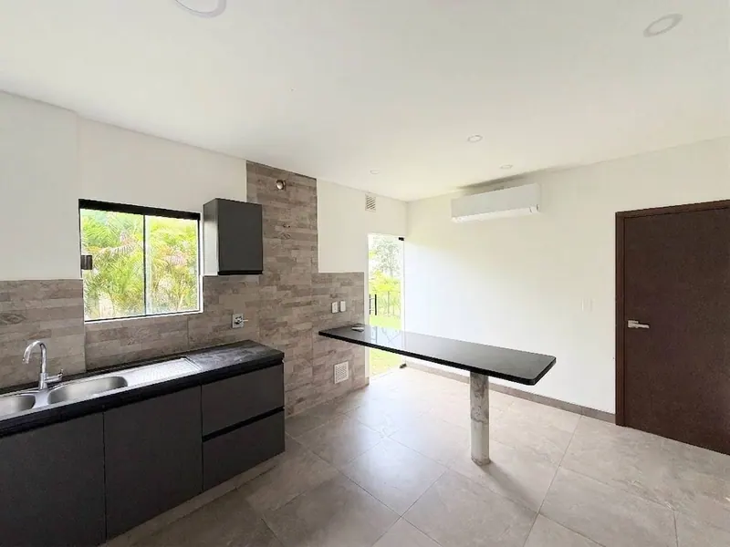 House for sale in the Lomas del Bosque gated community, Urubó: foto 8 de 27