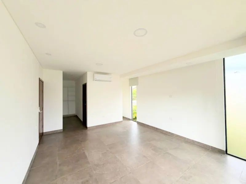 House for sale in the Lomas del Bosque gated community, Urubó: foto 15 de 27