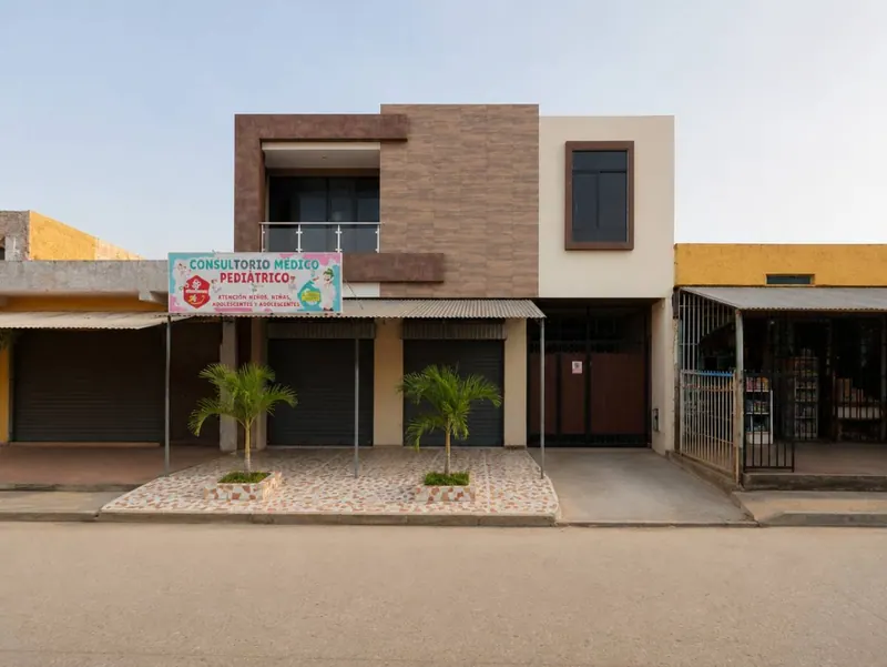 Casa de uso comercial en venta sobre la Av. El Mechero, Plan 3000: foto 2 de 12
