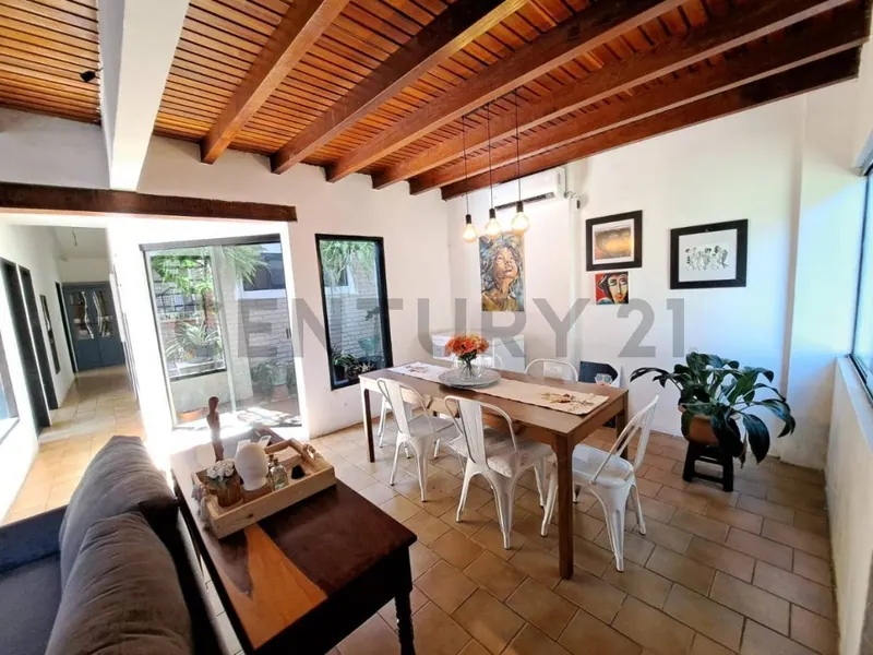 Casa con departamento independiente en venta en la Zona Sur: foto 1 de 7