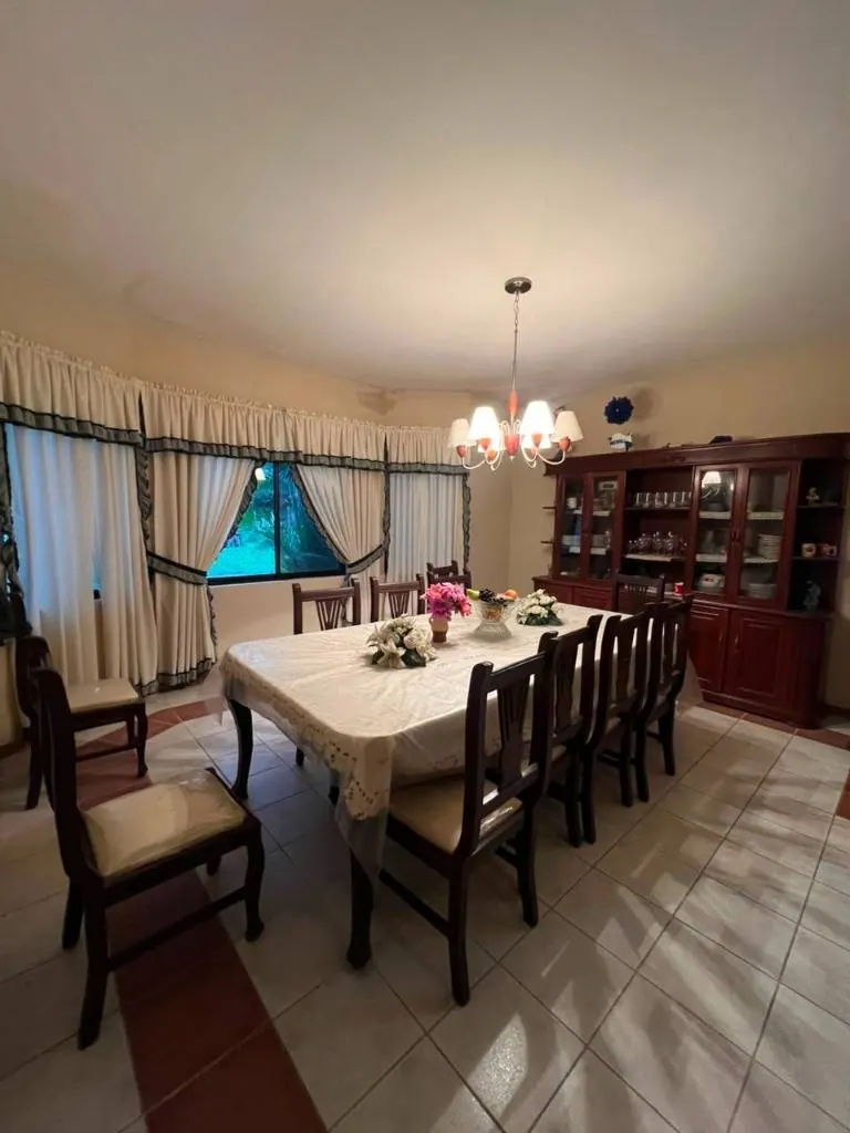 Casa quinta con terreno de 3.148 m² en venta en el Urubó: foto 6 de 15