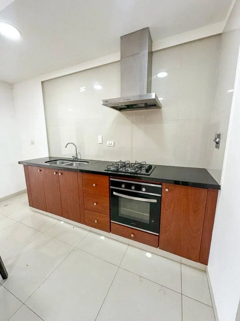 Edificio con 7 departamentos en venta en la Zona Oeste, 776 m²: foto 4 de 5
