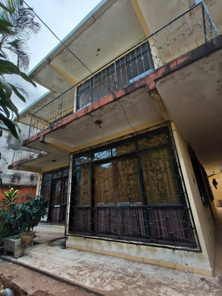 Old 359 m² house for sale downtown, near La Ramada: foto 1 de 4