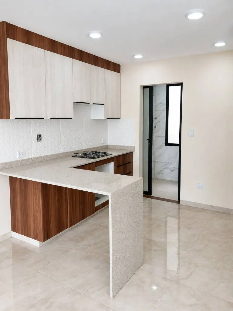 2-bedroom apartment for sale in Equipetrol, with parking space: foto 1 de 5
