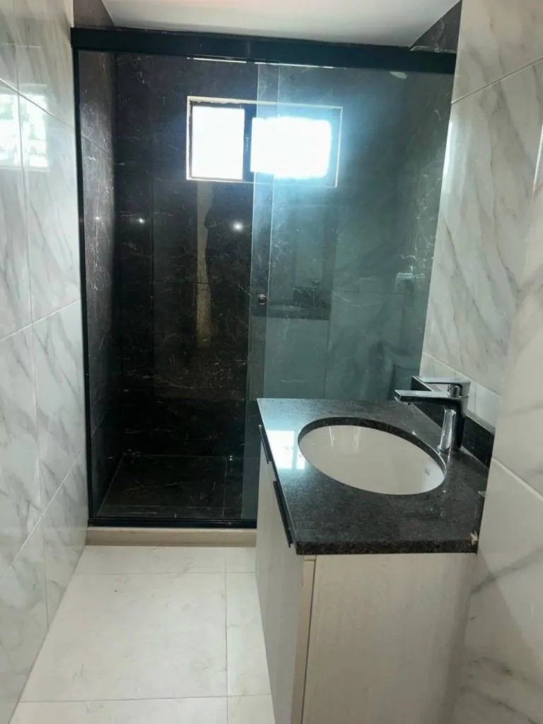 2-bedroom apartment for sale in Equipetrol, with parking space: foto 3 de 5