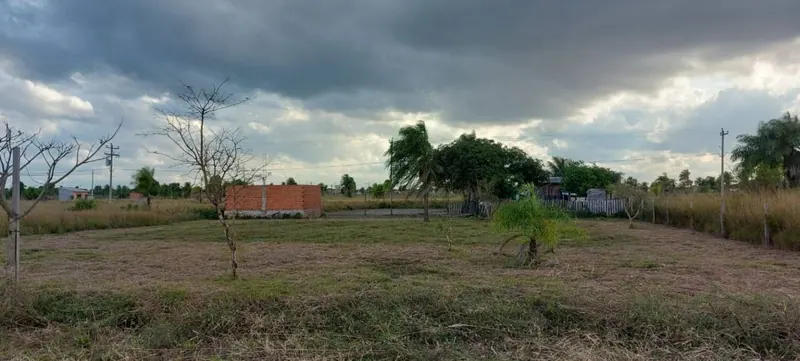 Terreno de 300,27 m² en venta en la Urbanización Pentaguazú II: foto 2 de 4