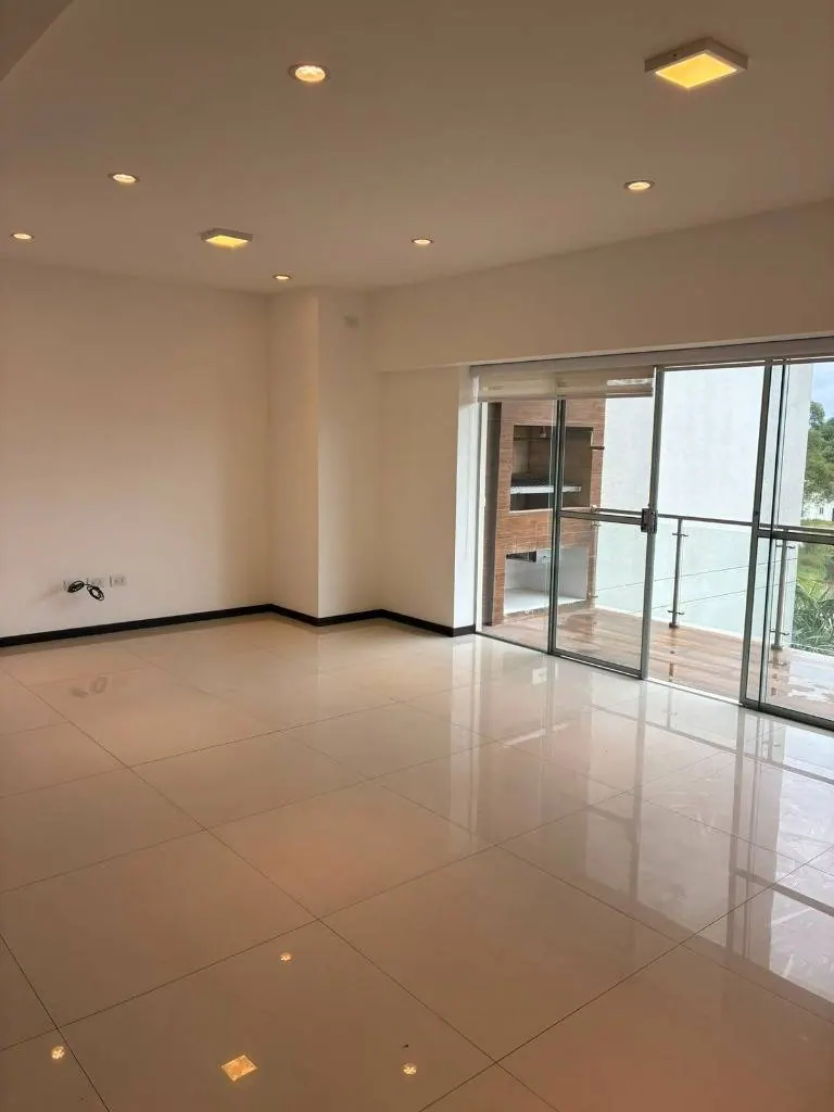 Departamento de 3 dormitorios en venta en Jardines del Norte IV: foto 2 de 19