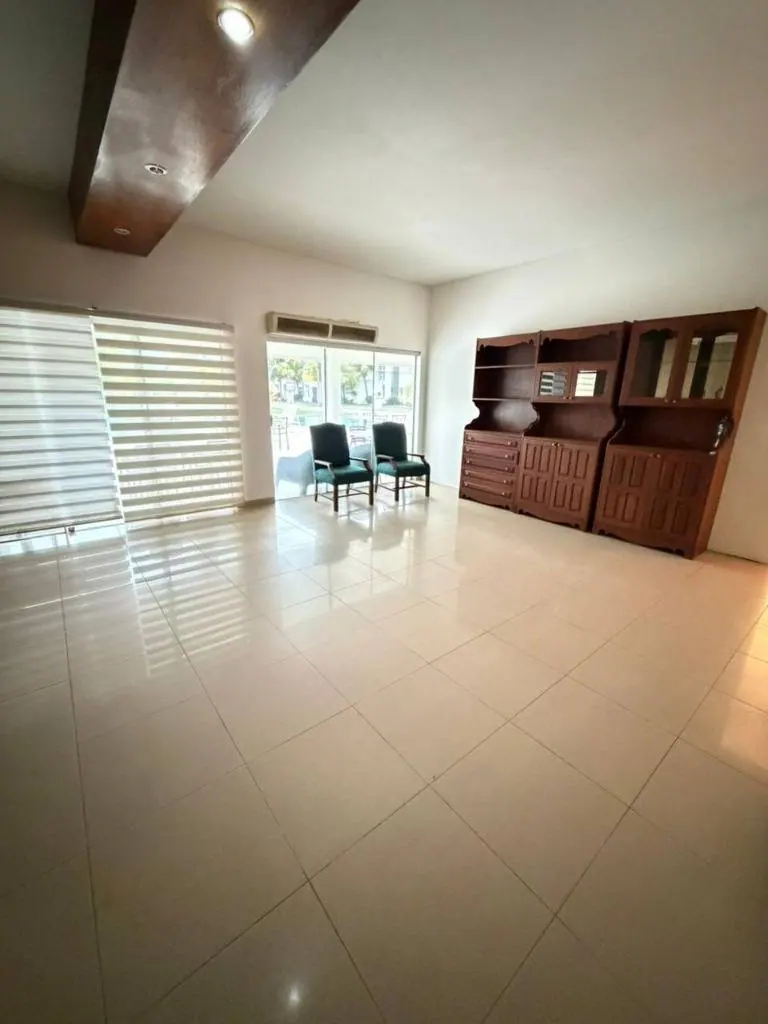 200 m² office for rent at Hotel Terranova, North Zone: foto 5 de 9