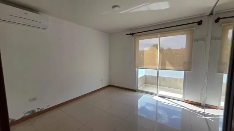 3-bedroom apartment for sale in the Saona gated community: foto 12 de 14
