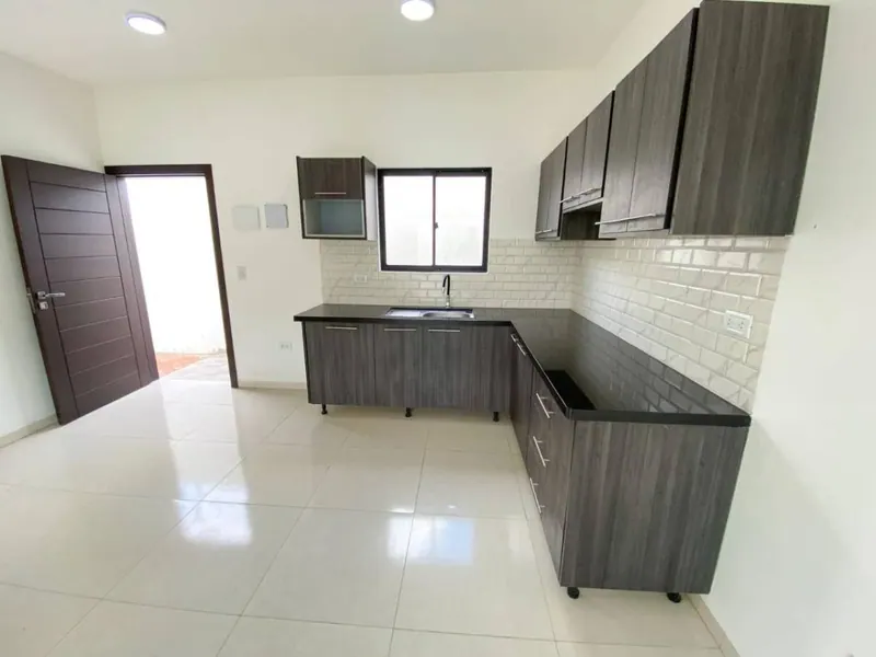 Departamento dúplex de 1 dormitorio en venta en la av. Alemana: foto 2 de 9