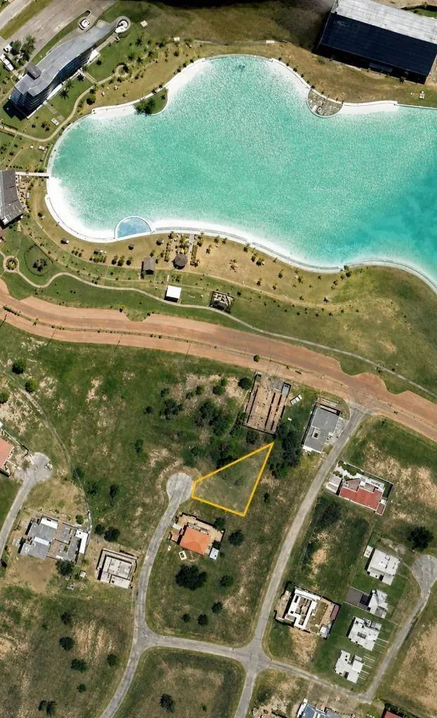 Terreno de 843,02 m² en venta en Mar Adentro, Urubó: foto 1 de 6