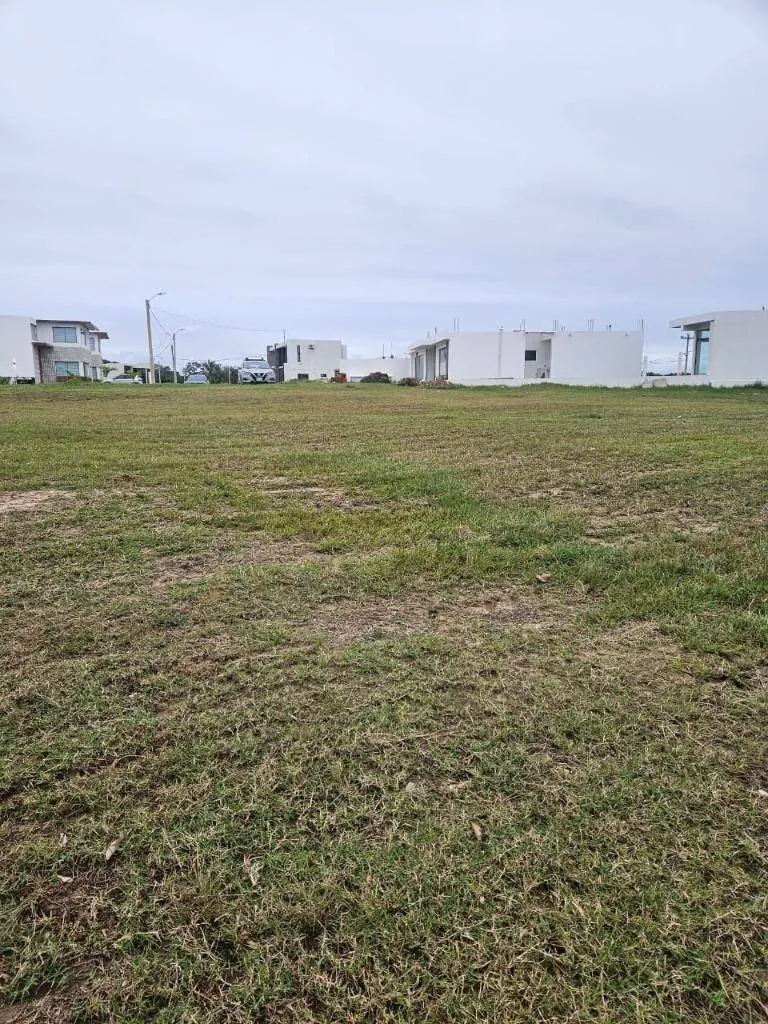 Terreno de 843,02 m² en venta en Mar Adentro, Urubó: foto 5 de 6