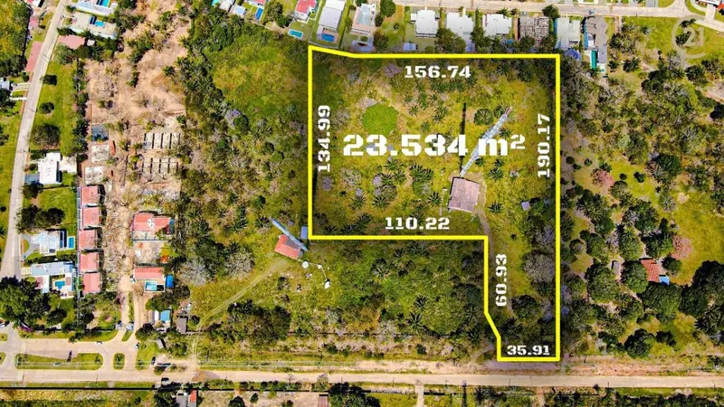 Terreno de 23.534 m² en venta en el Urubó, junto a Río Sierra: foto 2 de 9