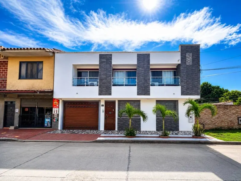 Casa con 3 departamentos independientes en venta en el Alto Olivo: foto 1 de 17