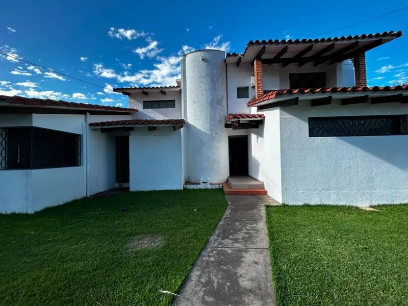 Casa para oficina en alquiler en Las Palmas, con galpón de 150 m²: foto 2 de 7