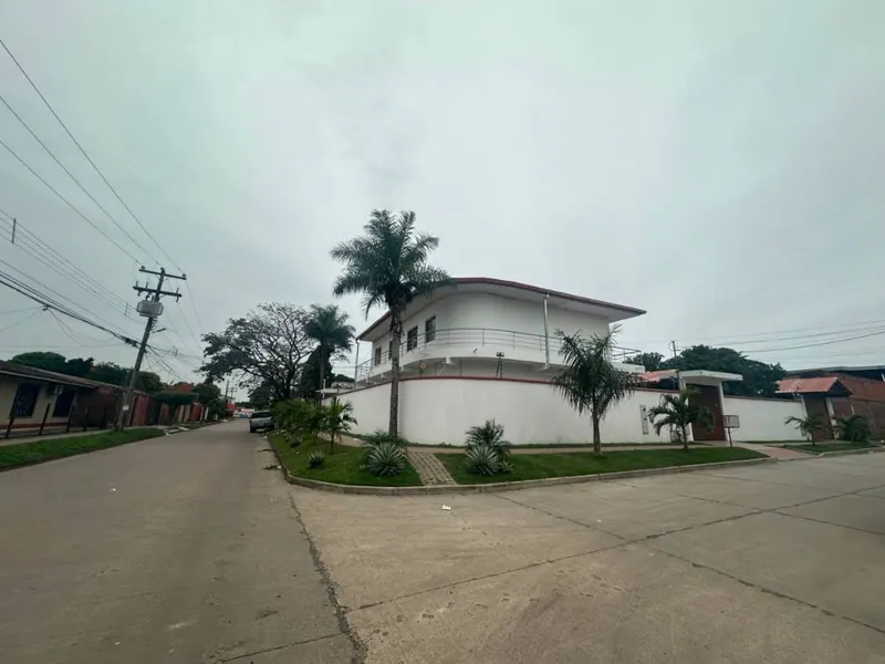 Local comercial en venta en Villa Primero de Mayo, 664,59 m²: foto 3 de 28