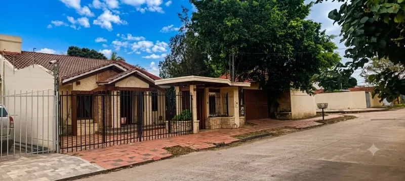 Casa en esquina con departamento en venta en Palma Verde, Zona Este: foto 11 de 25