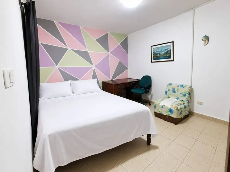 Casa de 4 dormitorios en venta en la Zona Sur, av. Santos Dumont: foto 8 de 10