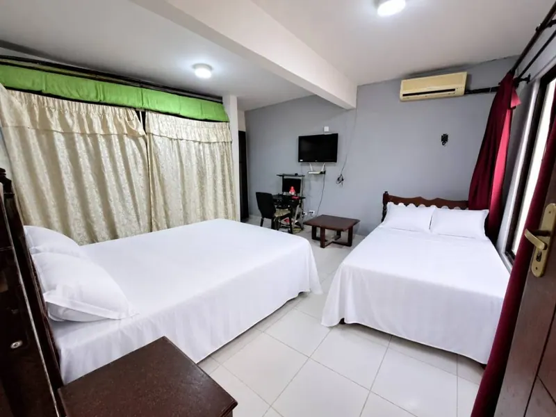 Casa de 4 dormitorios en venta en la Zona Sur, av. Santos Dumont: foto 9 de 10