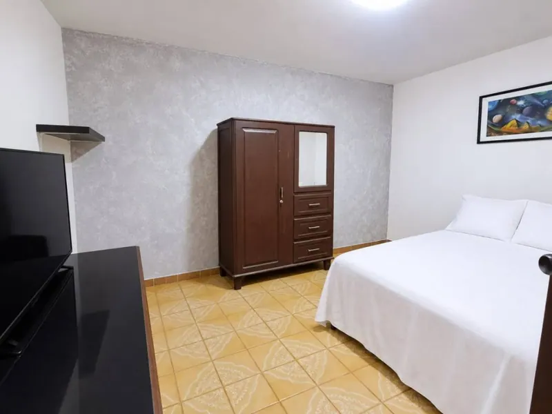 Casa de 4 dormitorios en venta en la Zona Sur, av. Santos Dumont: foto 10 de 10