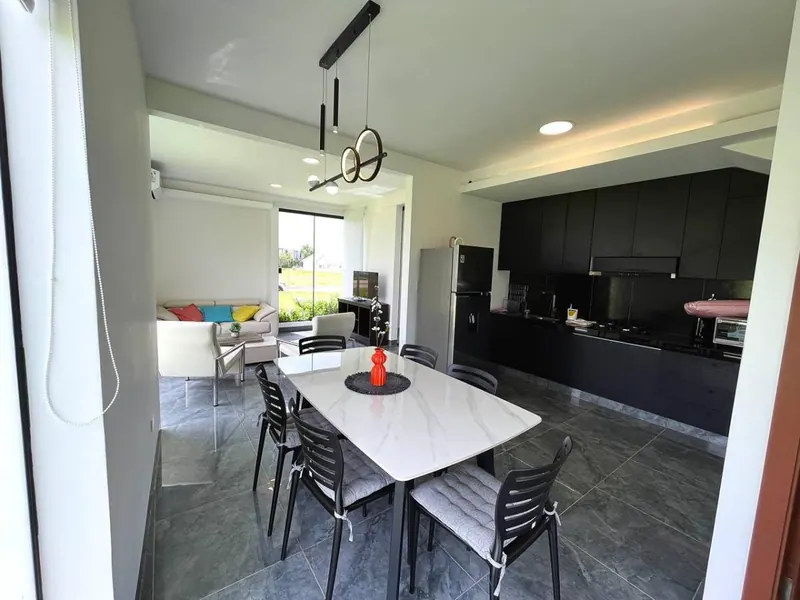 Casa con 2 departamentos en venta en Playa Turquesa, Urubó: foto 3 de 13