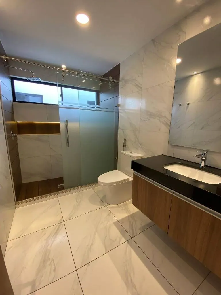 Casa en venta sobre la Av. Barrientos, Urbarí, Zona Sur: foto 3 de 19