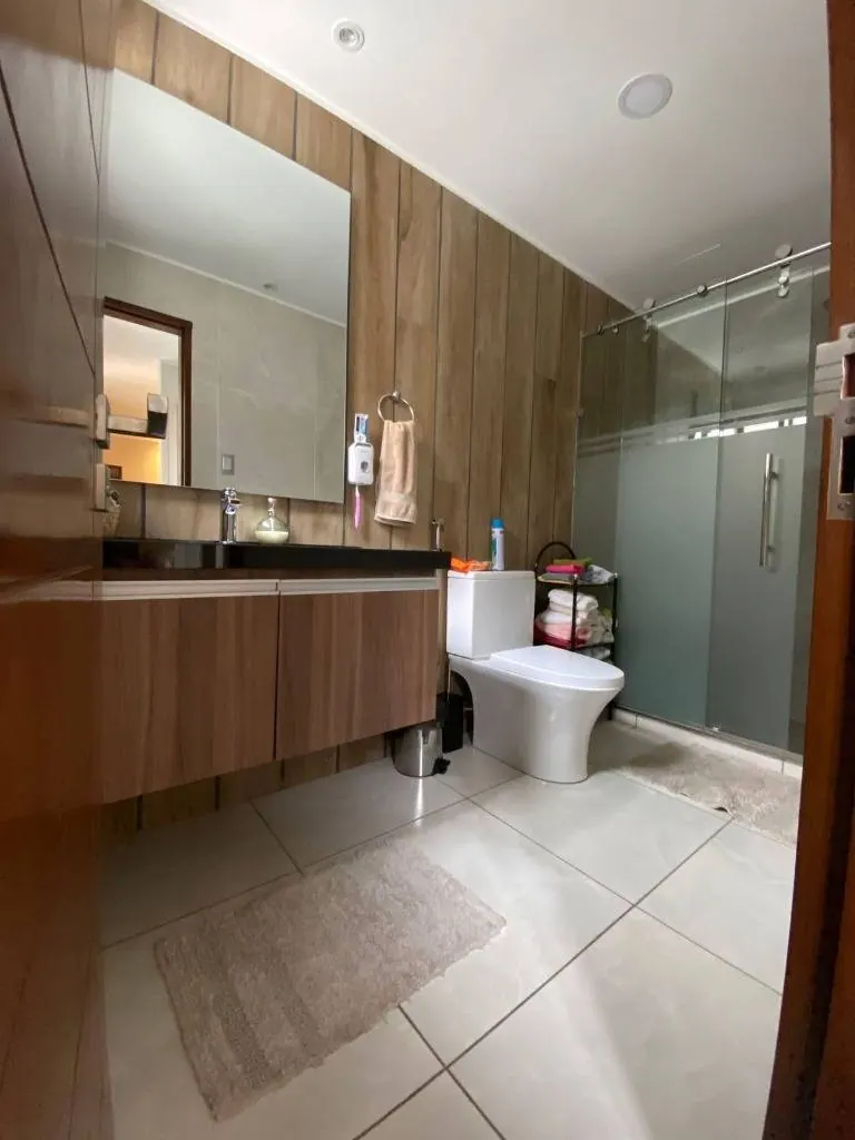 Casa en venta sobre la Av. Barrientos, Urbarí, Zona Sur: foto 7 de 19