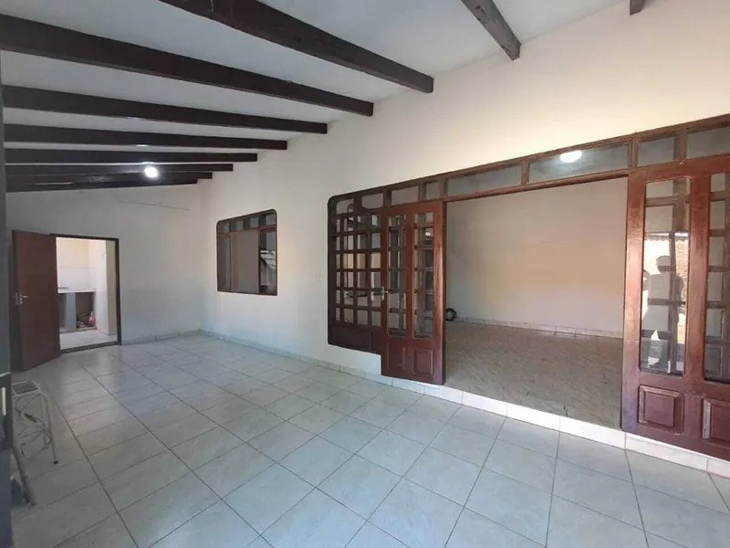Two houses on one lot for sale in Luján, East Zone: foto 6 de 27