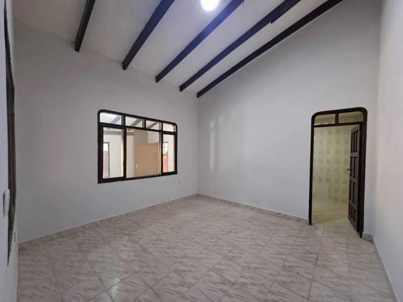 Two houses on one lot for sale in Luján, East Zone: foto 11 de 27