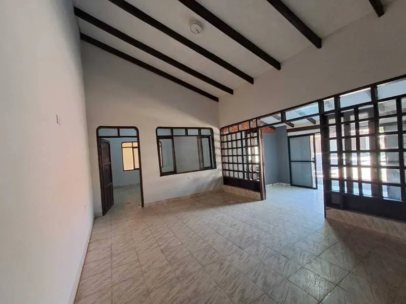 Two houses on one lot for sale in Luján, East Zone: foto 13 de 27