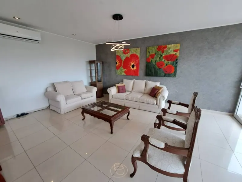 Departamento amoblado de 3 dormitorios en alquiler en condominio: foto 2 de 9