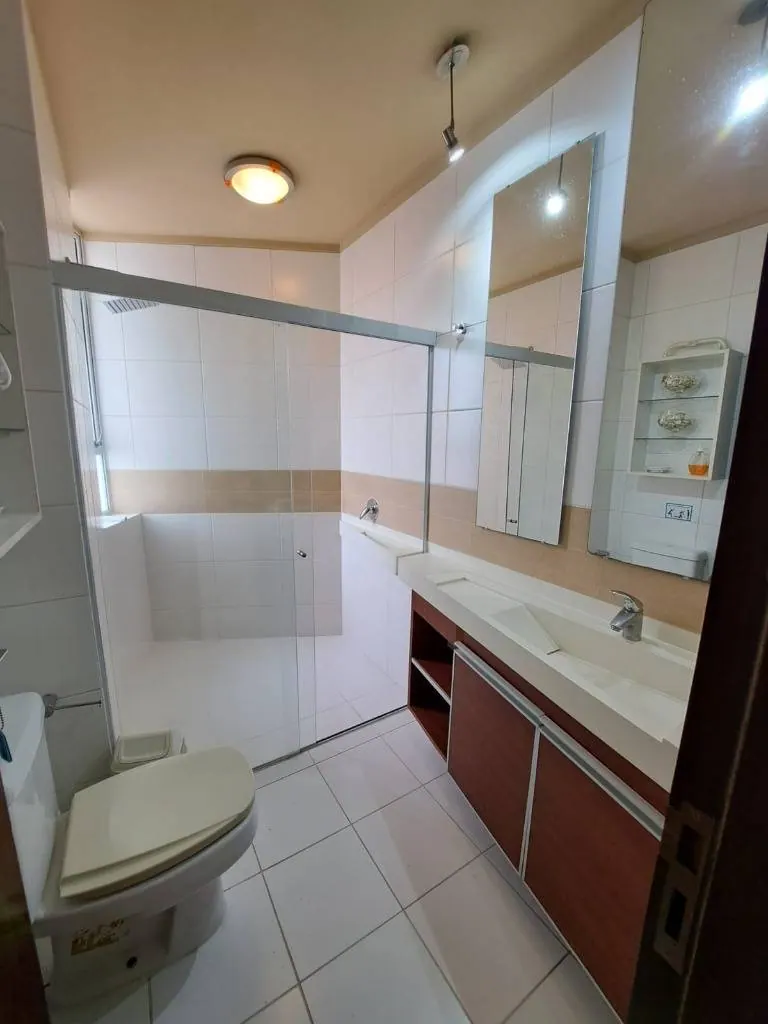Departamento amoblado de 3 dormitorios en alquiler en condominio: foto 8 de 9