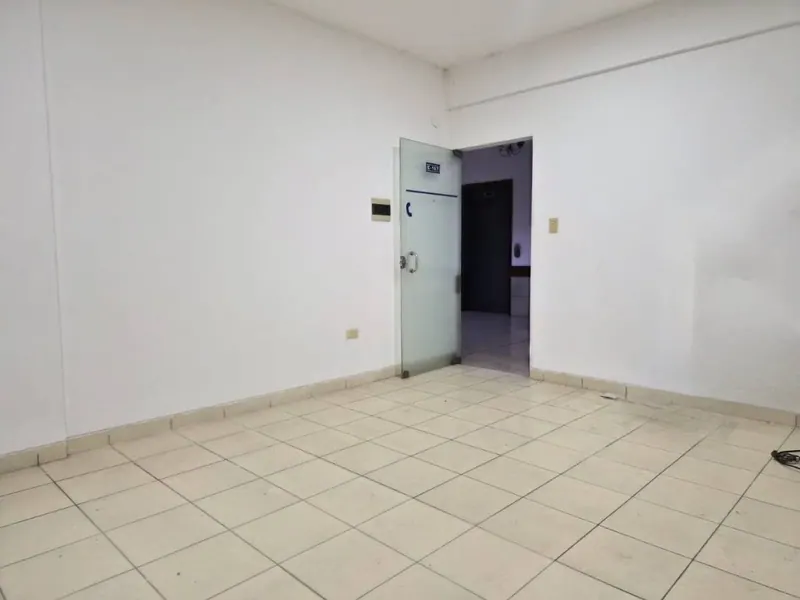 Oficina de 24 m² en venta en el Centro: foto 8 de 9
