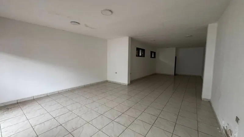 Casa de 4 dormitorios con uso comercial en venta en el casco viejo
