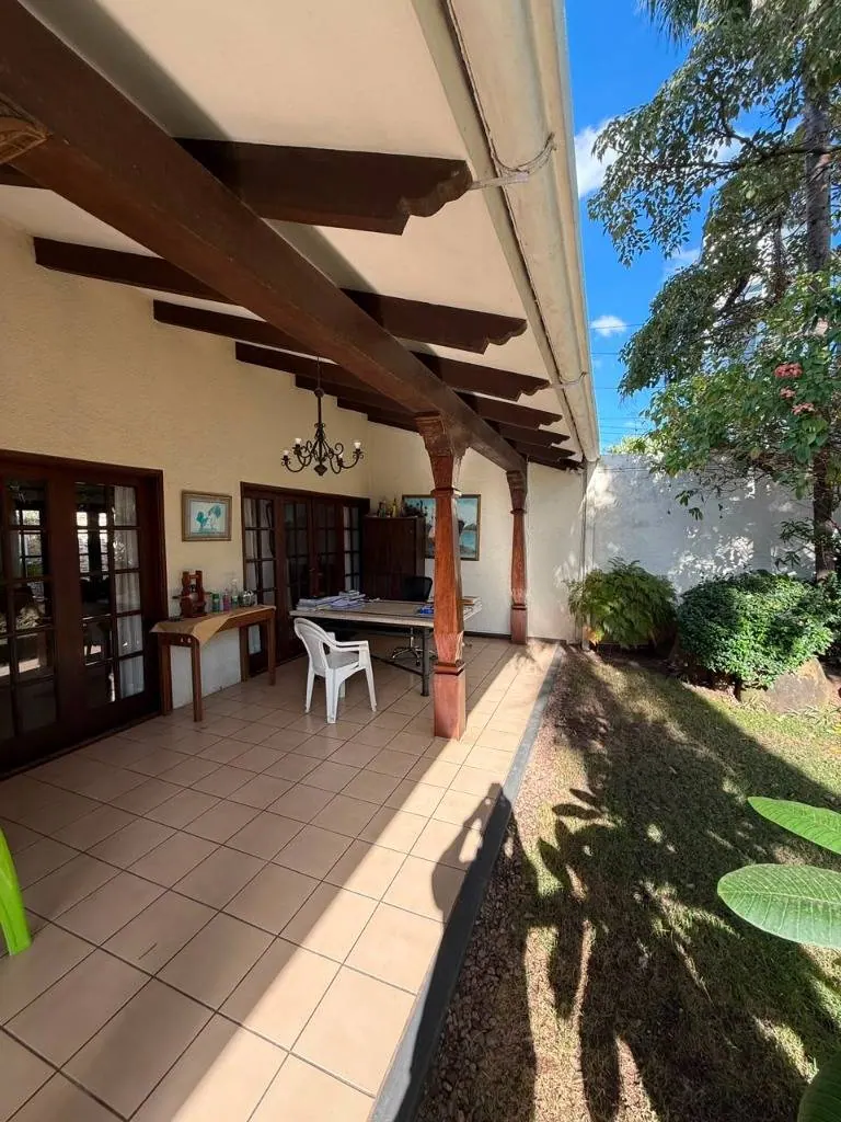 500 m² house for sale in the El Sirari development, Equipetrol: foto 2 de 7
