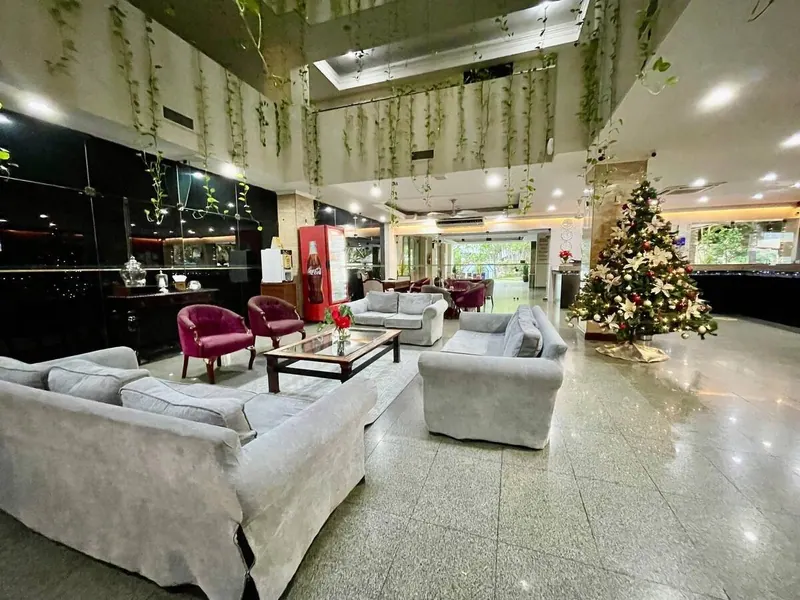 Departamento amoblado de 2 dormitorios en venta en Equipetrol, Yotau: foto 3 de 25