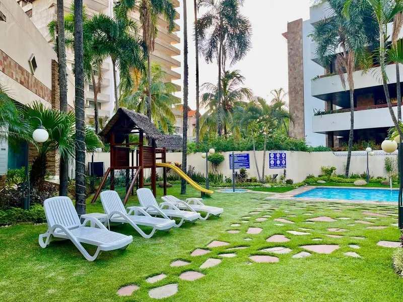Departamento amoblado de 2 dormitorios en venta en Equipetrol, Yotau: foto 4 de 25