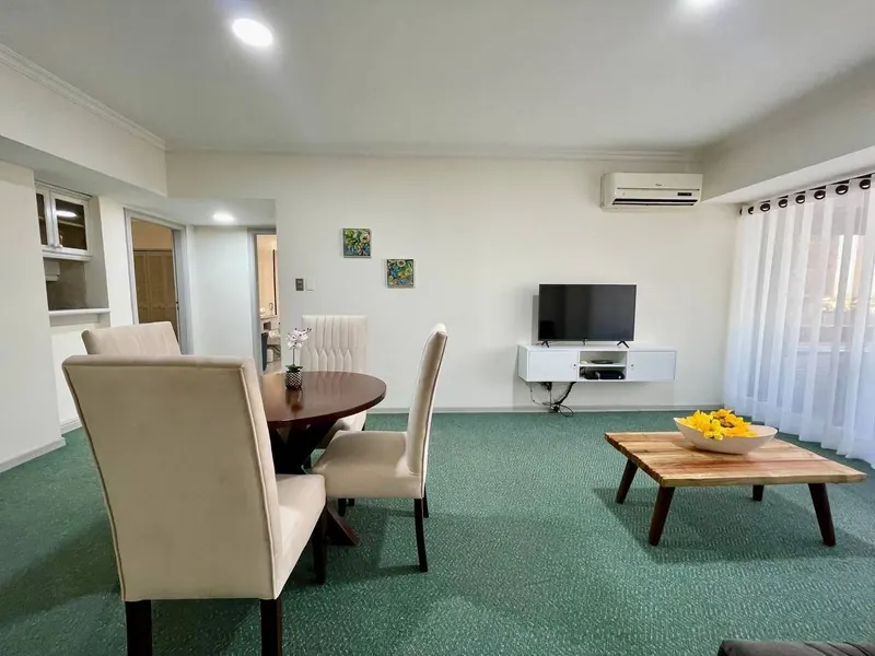 Departamento amoblado de 2 dormitorios en venta en Equipetrol, Yotau: foto 11 de 25