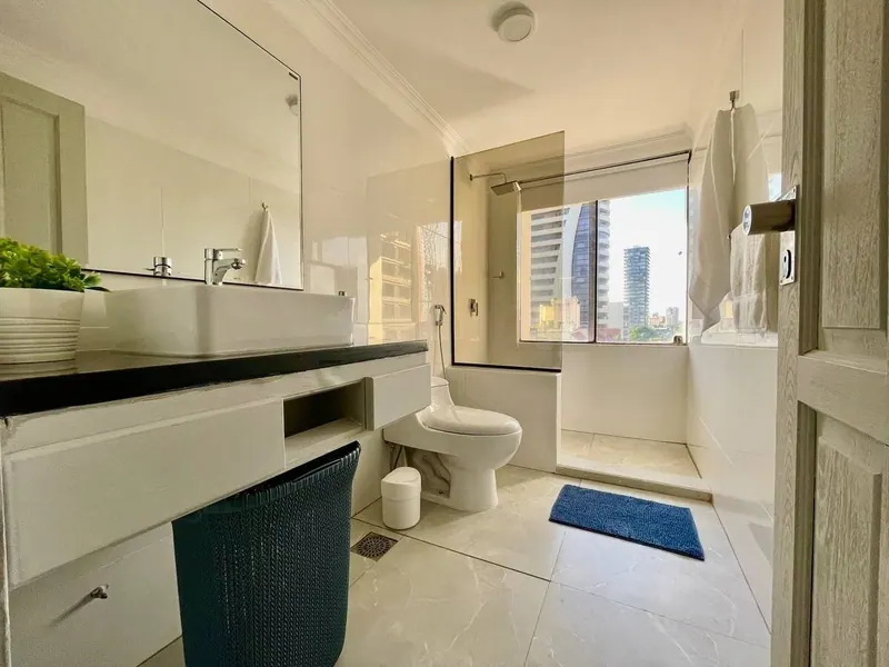 Departamento amoblado de 2 dormitorios en venta en Equipetrol, Yotau: foto 17 de 25