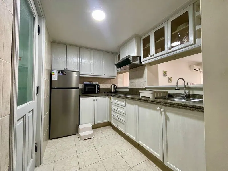 Departamento amoblado de 2 dormitorios en venta en Equipetrol, Yotau: foto 21 de 25