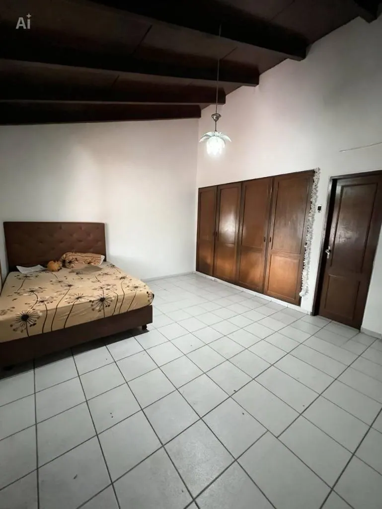 Casa en venta entre 1er y 2do anillo, calle El Cerro, Zona Este: foto 2 de 13
