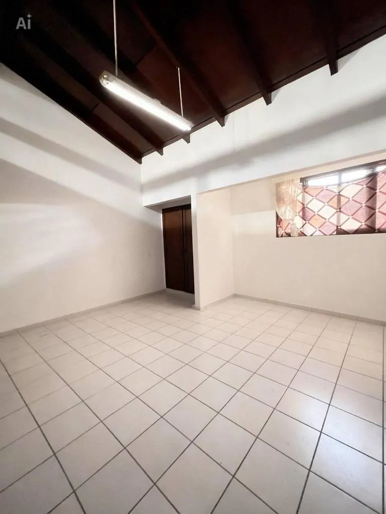 Casa en venta entre 1er y 2do anillo, calle El Cerro, Zona Este: foto 7 de 13