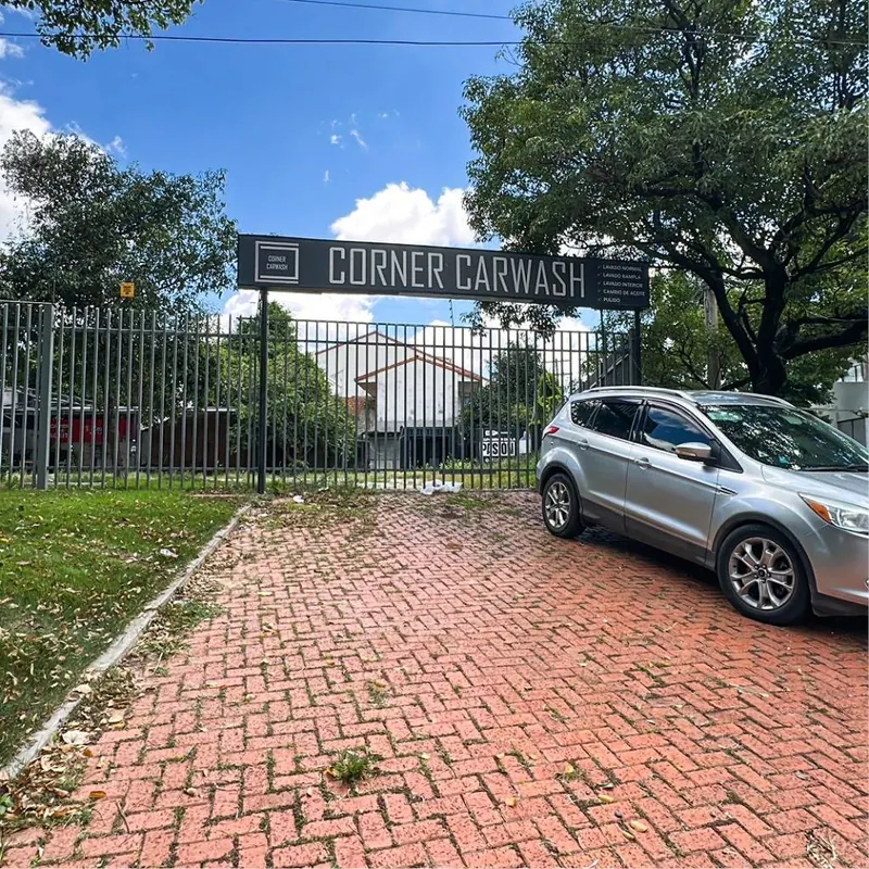 1,297 m² lot for rent on Av. Ovidio Barbery