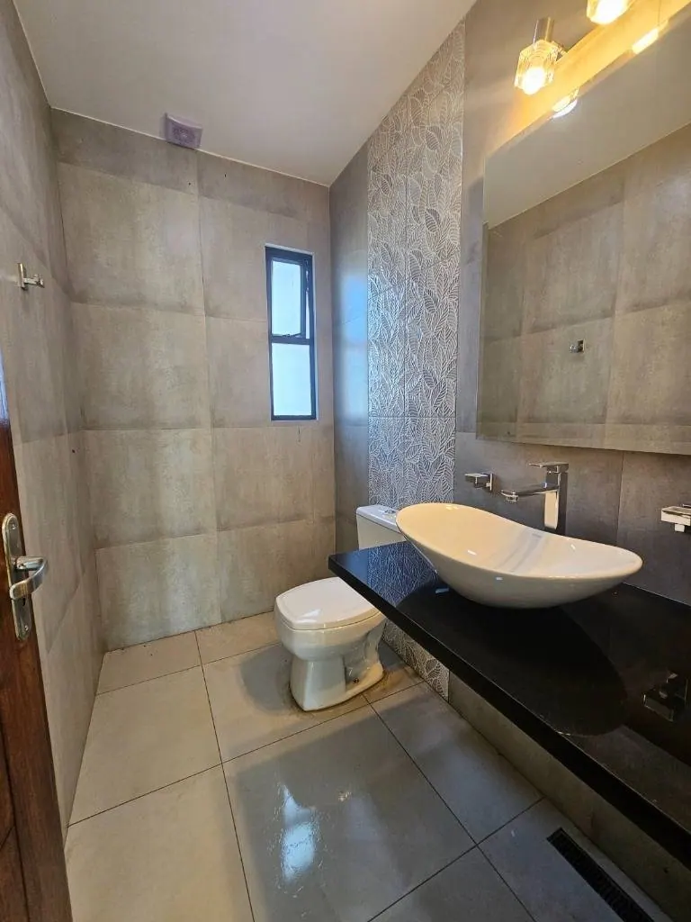 Casa a estrenar de 3 dormitorios en venta en la Av. Santos Dumont: foto 10 de 14