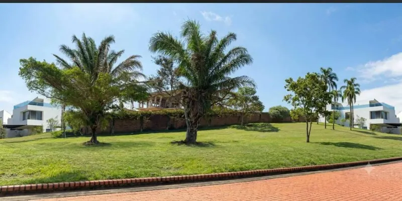 Terreno de 866,97 m² en venta en La Floresta del Urubó: foto 1 de 13