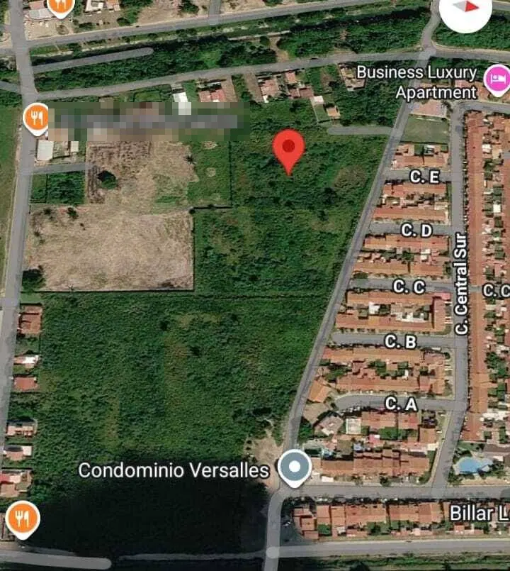 Terreno de 4.281,65 m² en venta frente al condominio Versalles: foto 1 de 3