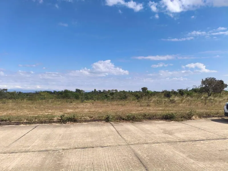 Terreno de 300 m² en venta en La Nueva Gran Ciudad del Urubó: foto 1 de 4
