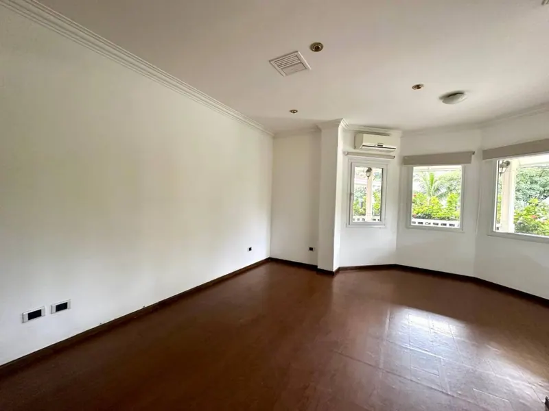 4-bedroom house for sale in the Ciudad Jardín gated community: foto 3 de 16