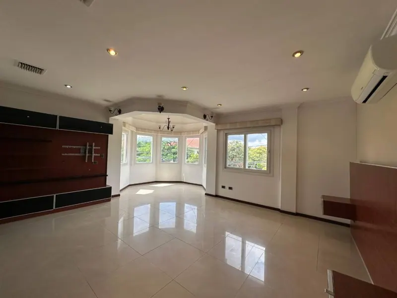 4-bedroom house for sale in the Ciudad Jardín gated community: foto 6 de 16