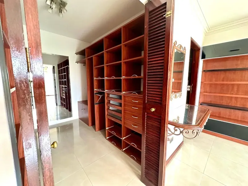 4-bedroom house for sale in the Ciudad Jardín gated community: foto 13 de 16